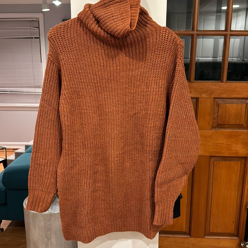 Never worn, Free People XS tunic sweater with side slit